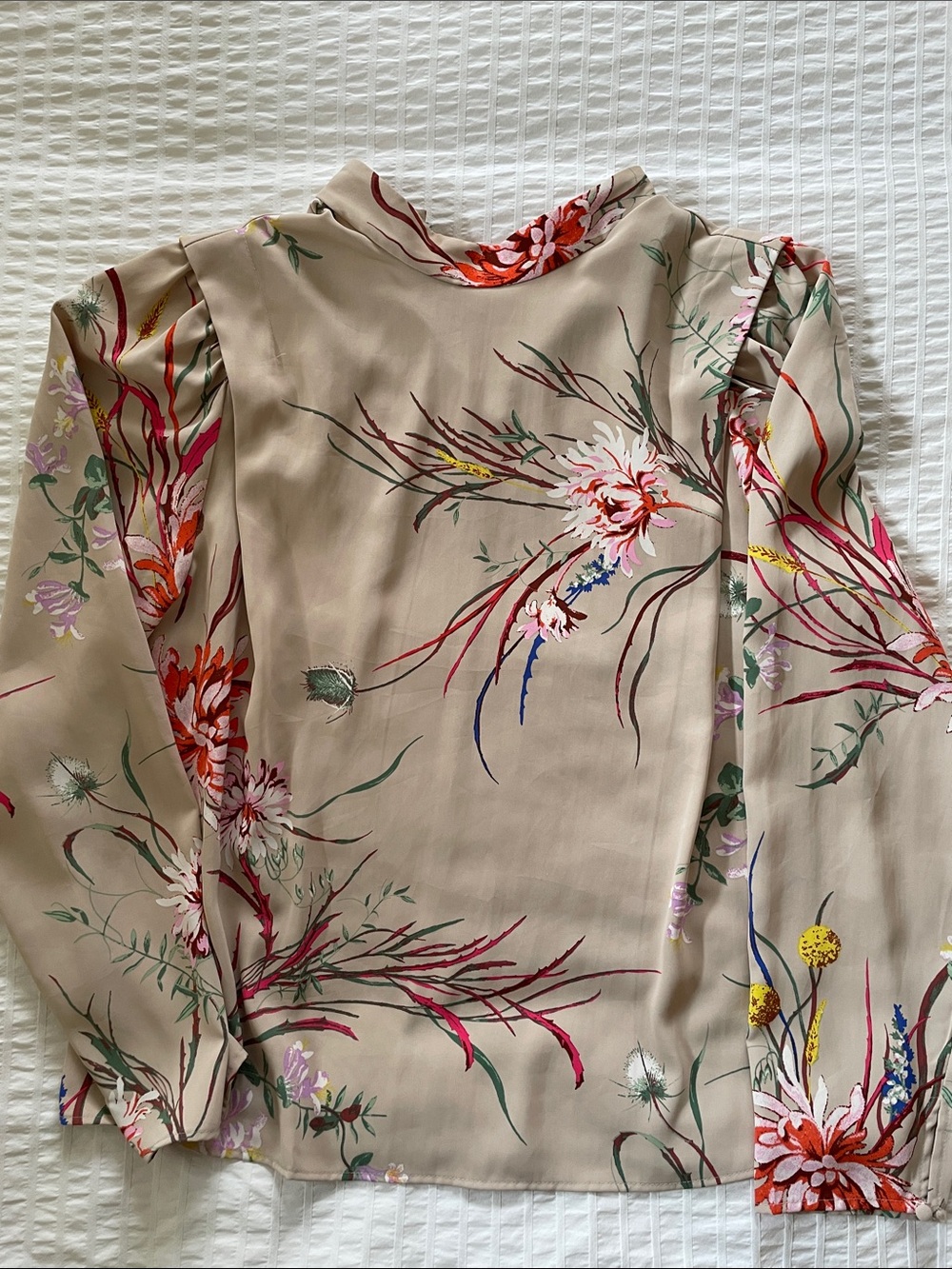 Women’s Beige Floral Long-Sleeve Blouse